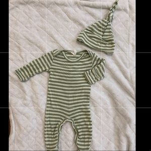 Kate Quinn long sleeve footie with knot hat